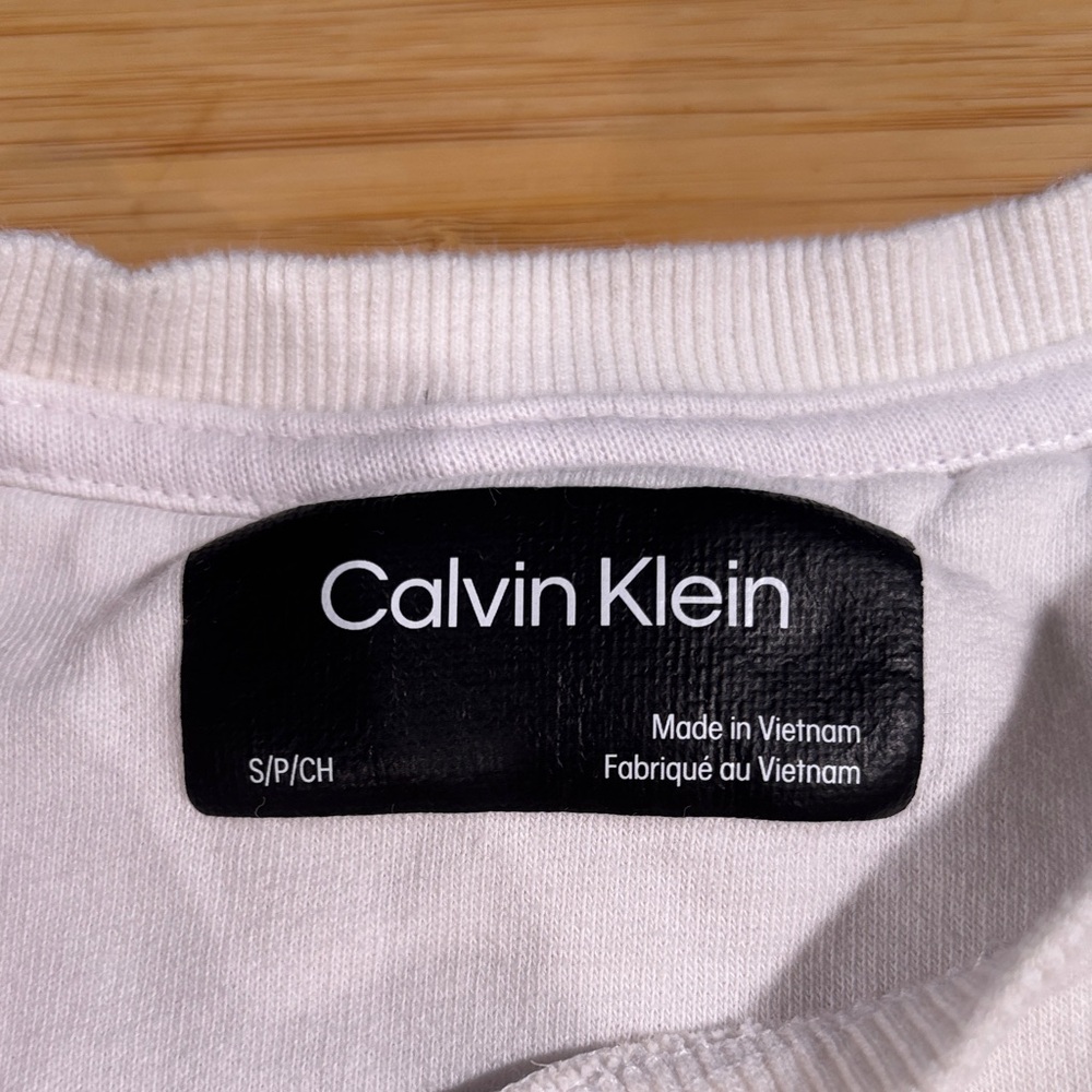 Calvin Klein White and Red Crewneck Sweater - Picture 2 of 6